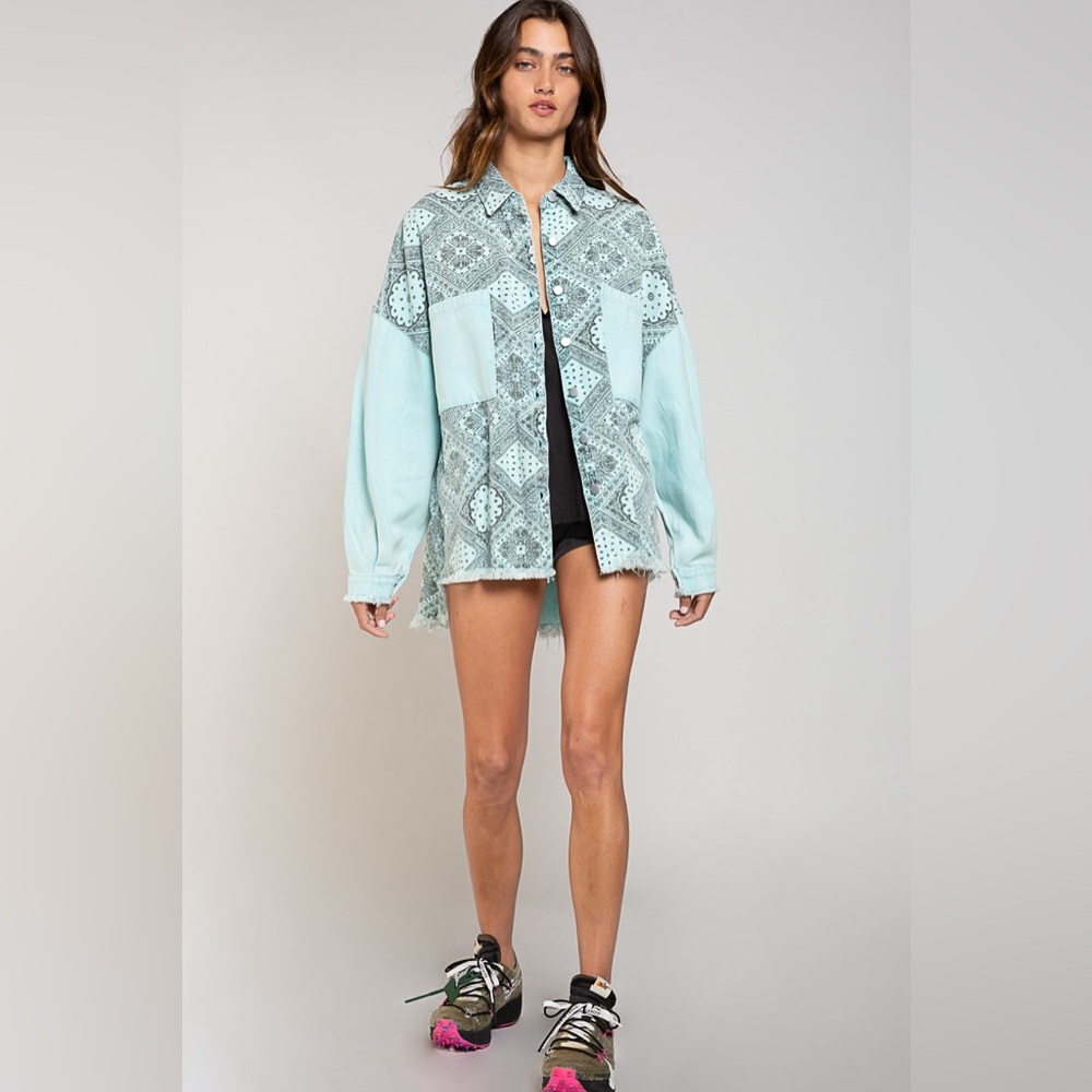 #210 Pol FIRM CLOSEOUT 🌸Beautiful Shacket  with Star ⭐️ embroidered on back - Picture 4 of 4